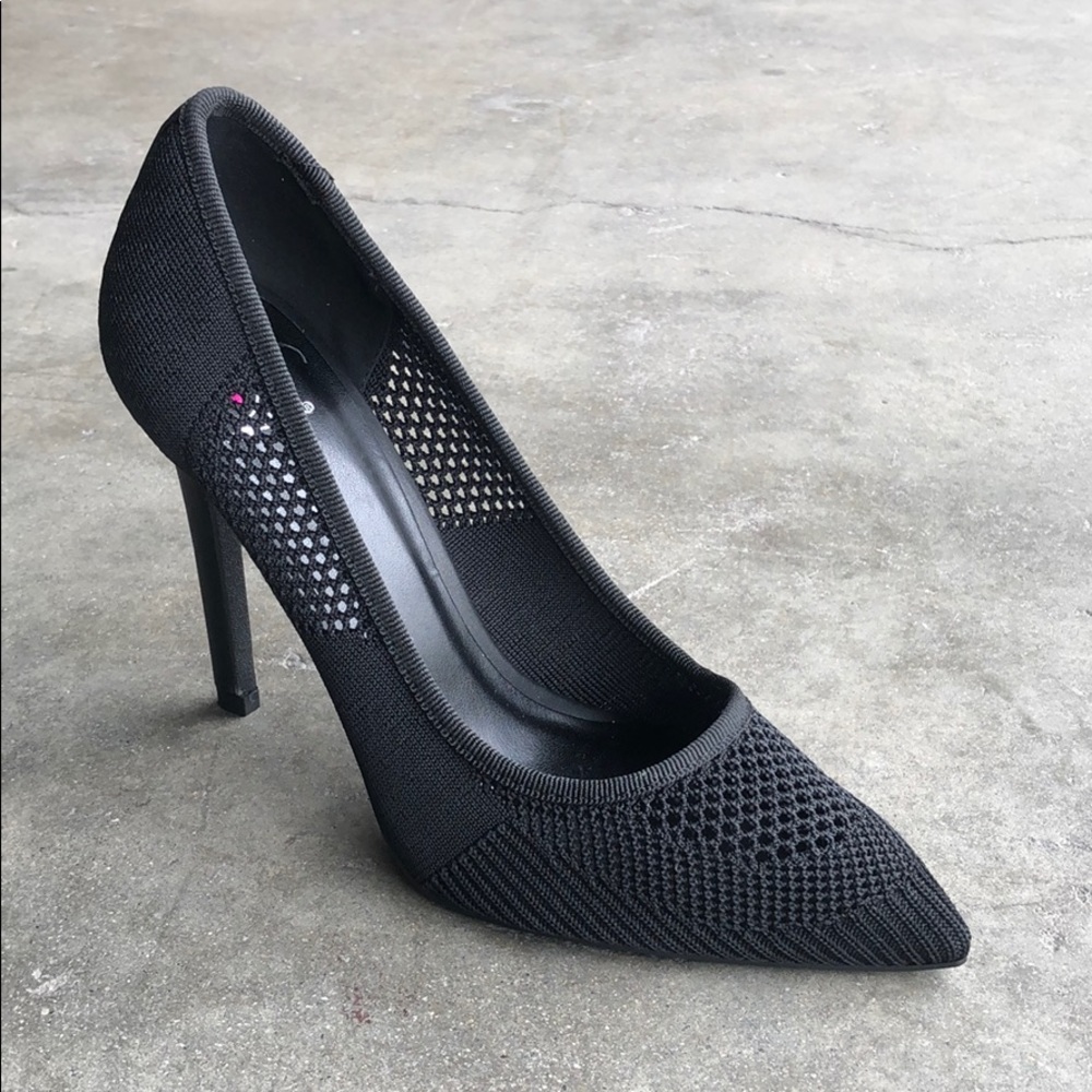 Delicious Women’s Mesh Dress Pumps in Black